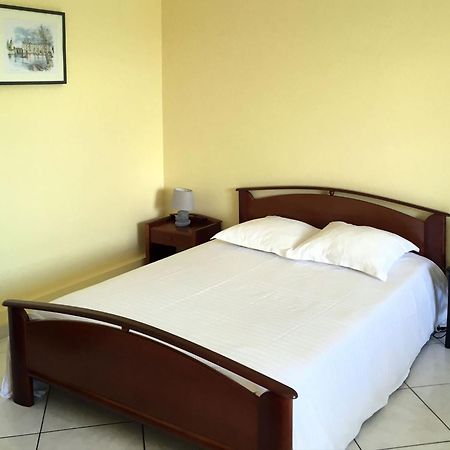 Les Agapanthes La Riche Apartman Kültér fotó